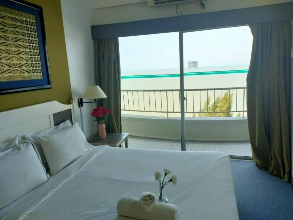 Beachfront Full Sea Penang 탄중붕가 외부 사진