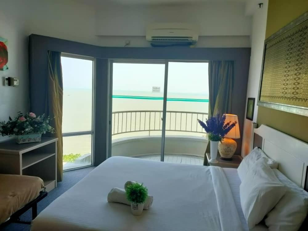 Beachfront Full Sea Penang 탄중붕가 외부 사진