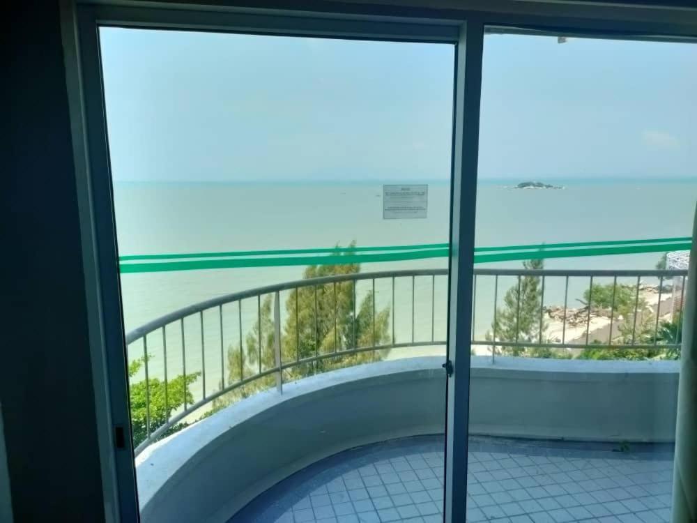Beachfront Full Sea Penang 탄중붕가 외부 사진